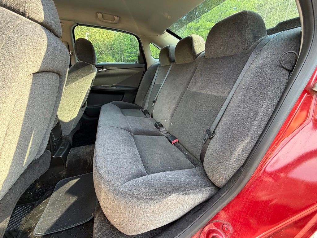 Used 2008 Red Chevrolet LT image 8