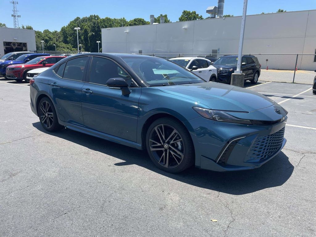2025 Toyota Camry XSE Hybrid's photo