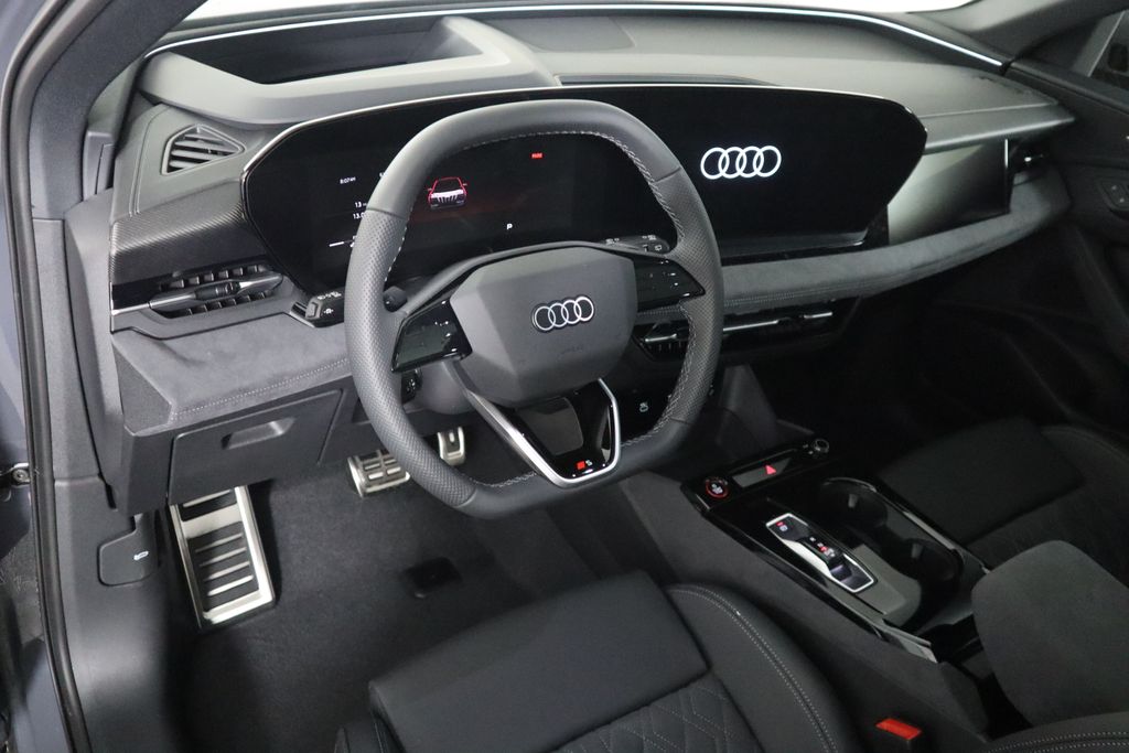 2025 Audi e-tron Premium 10