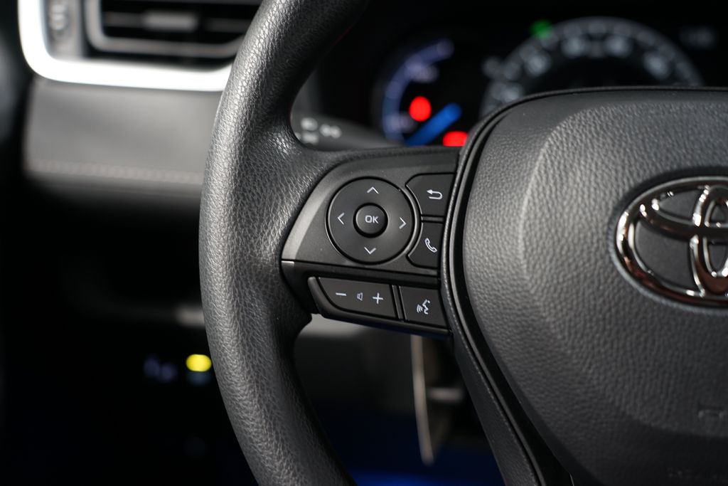 2025 Toyota RAV4 XLE 14