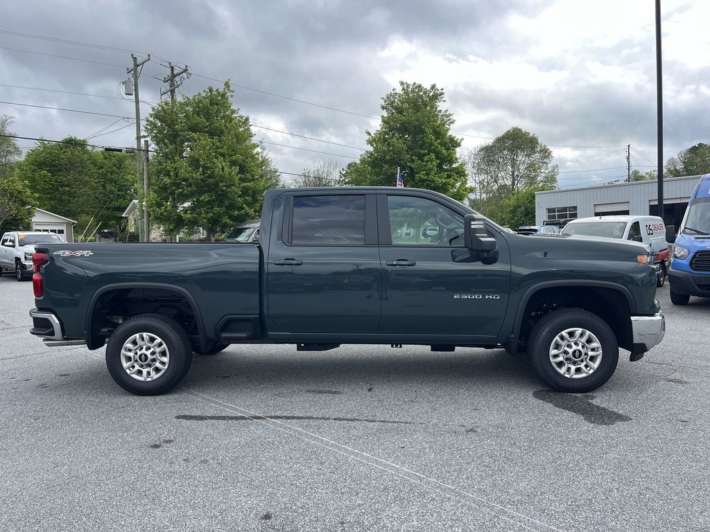 2025 Chevrolet Silverado 2500HD LT photo
