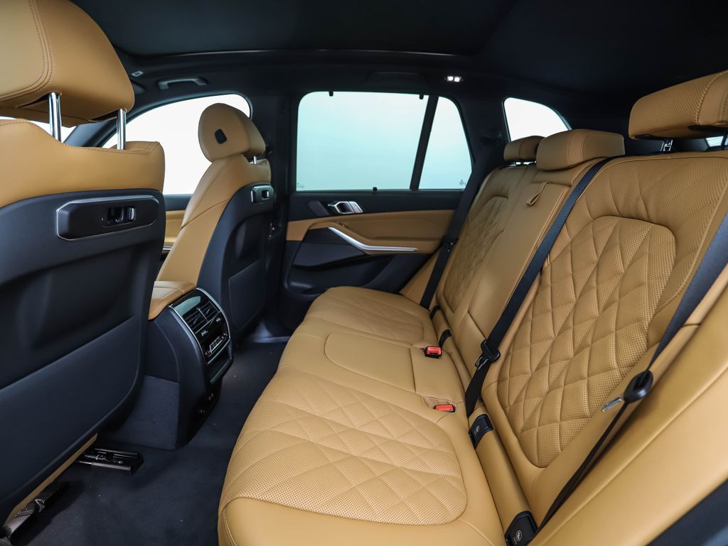 Thumbnail: 2026 BMW X5 - 23