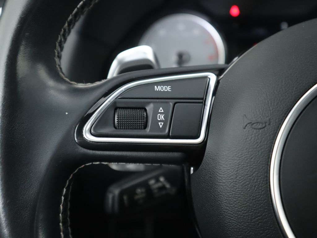 Thumbnail: 2015 Audi SQ5 - 11