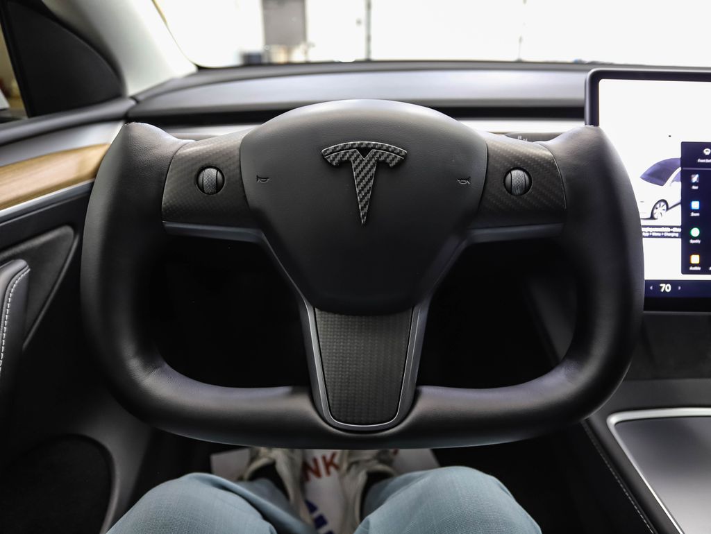 Thumbnail: 2023 Tesla Model Y - 12