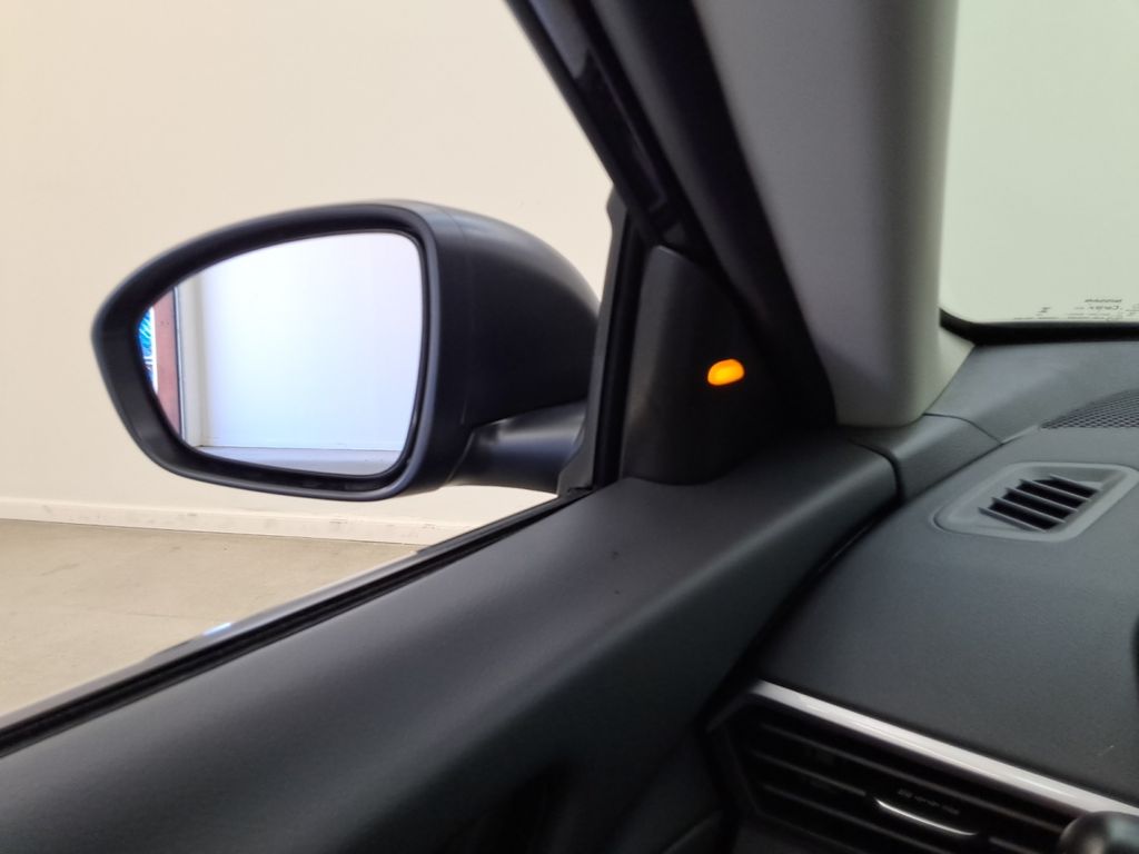 used 2025 Nissan Altima car