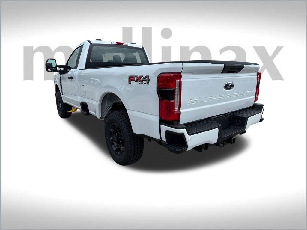 2025 Ford F-350 photo 3