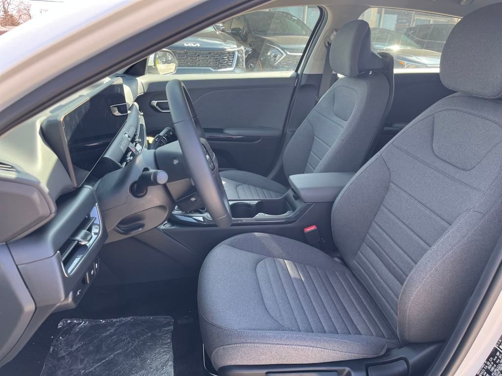 2025 Kia K4 EX photo