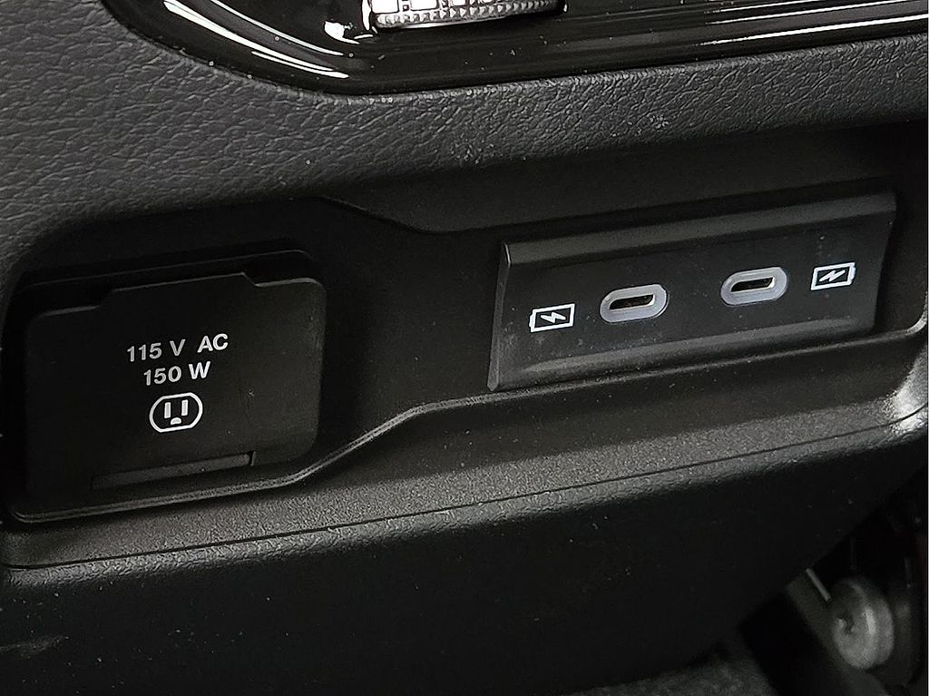 New 2026 Jeep Grand Cherokee Altitude For Sale in Farmington, AR