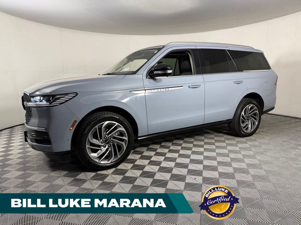 Gray Mist Met Tri-Coat 2025 Lincoln Navigator SUV / Crossover Four-Wheel Drive Automatic