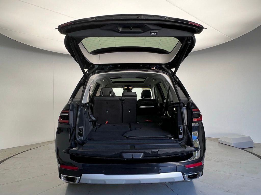Thumbnail: 2023 BMW X7 - 5