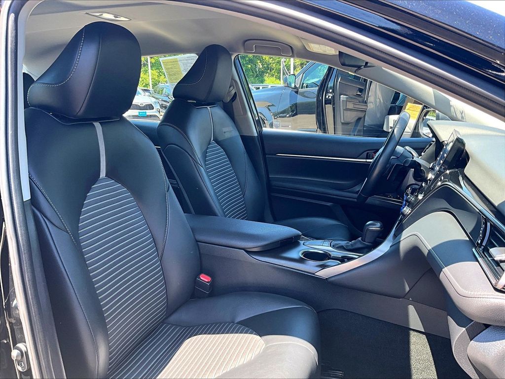2024 Toyota Camry — photo 10