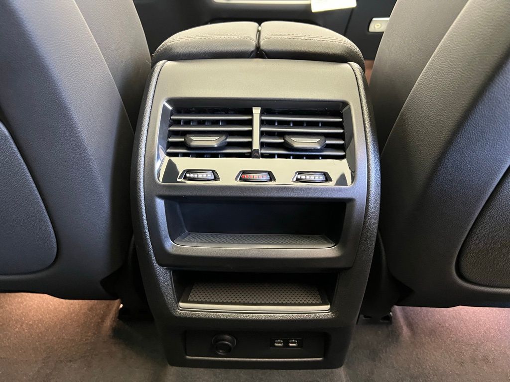 2025 BMW X5 sDrive40i 10