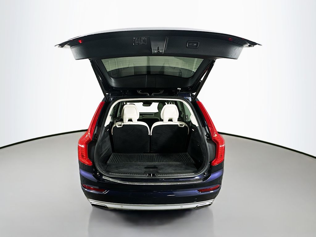 Used 2019 Blue Volvo T6 Momentum image 30