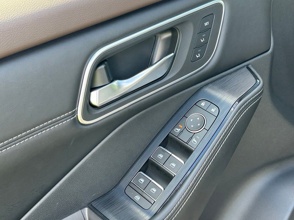 Used 2023 Gun Metallic Nissan Platinum image 19