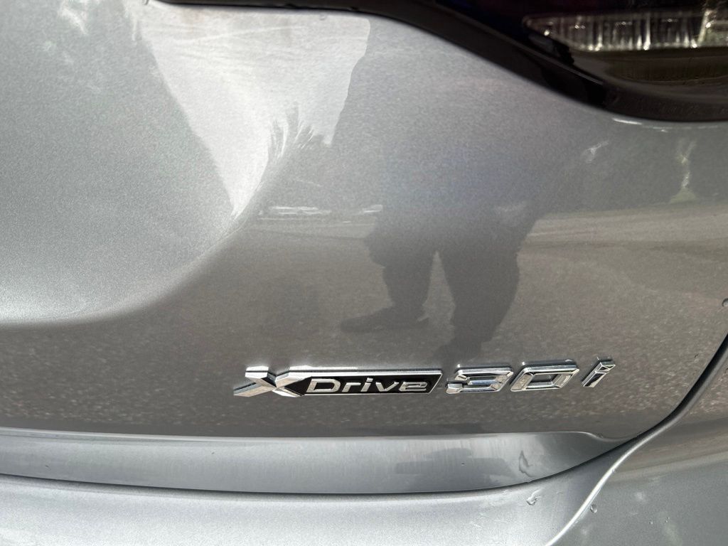 Used 2023 Gray BMW xDrive30i image 10