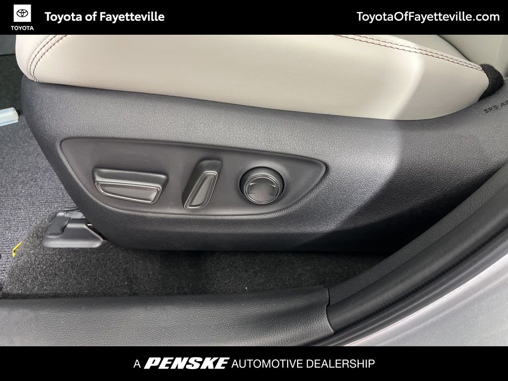 2025 Toyota RAV4 XLE Premium 23
