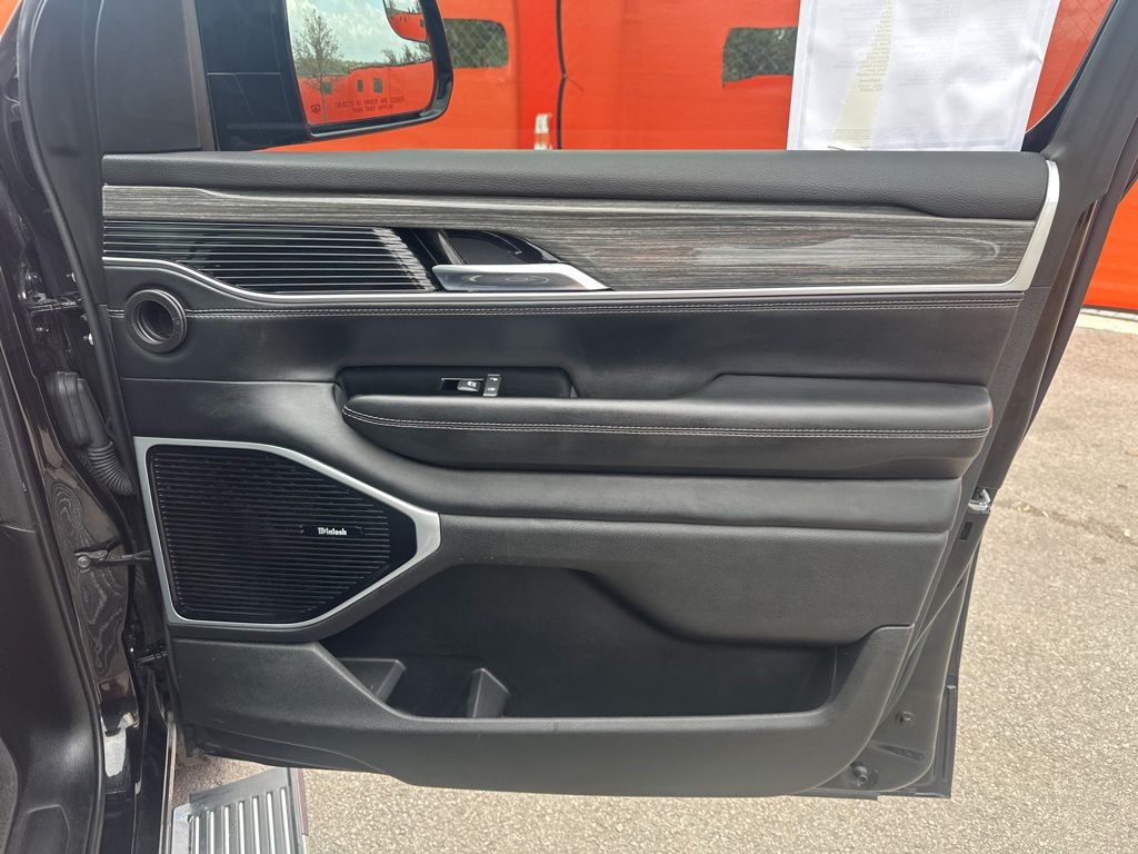 Used Car 2022 Jeep Wagoneer  Series Iii For Sale Under $50,000 In Austin, Texas