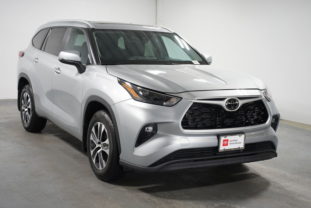2023 Toyota Highlander XLE 3