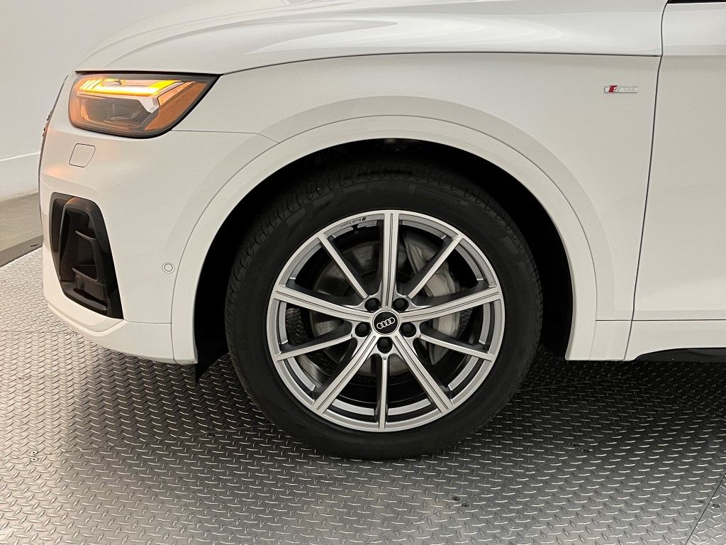 Thumbnail: 2023 Audi Q5 - 9