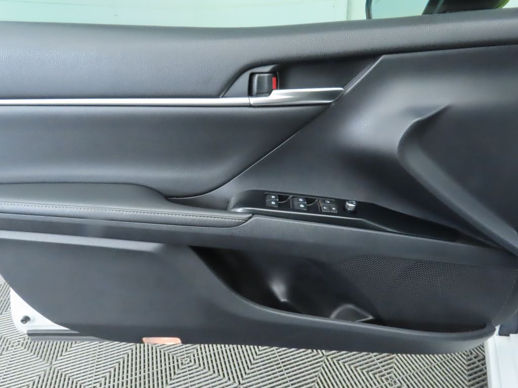 Thumbnail: 2019 Toyota Camry - 25