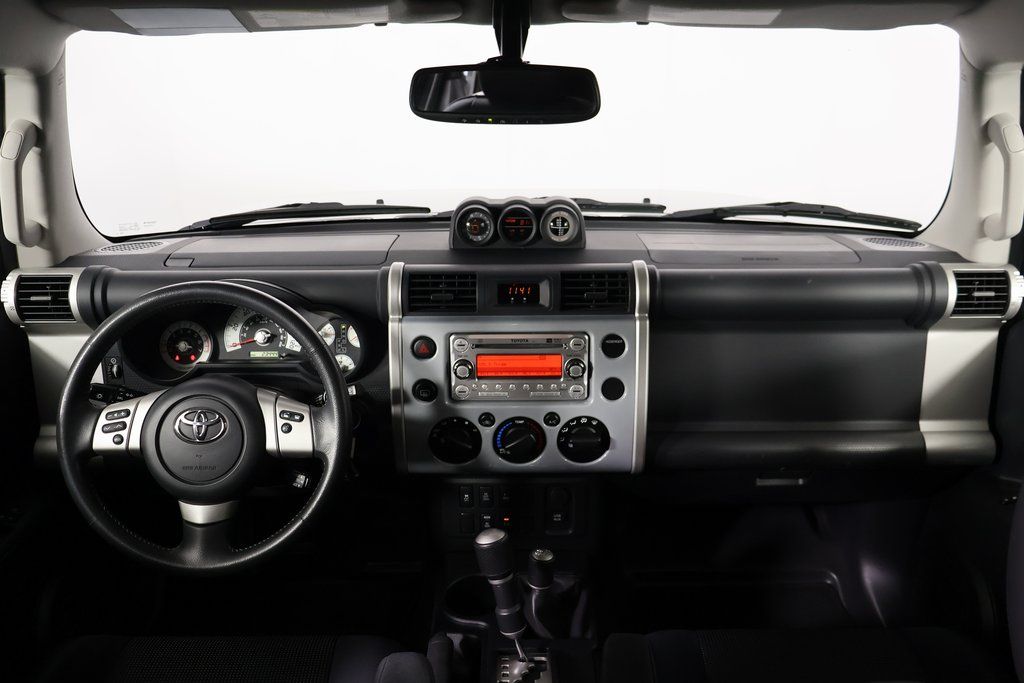Thumbnail: 2014 Toyota FJ Cruiser - 8