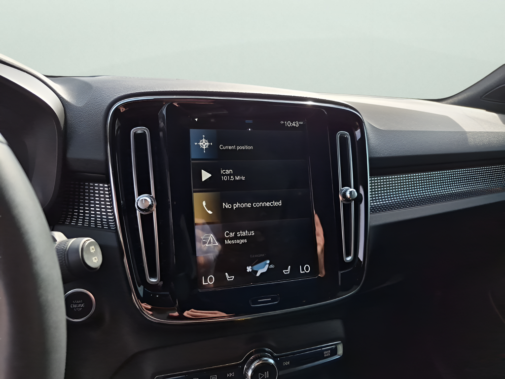 Used Car 2022 Volvo Xc40  R-design For Sale Under $25,000 In Austin, Texas