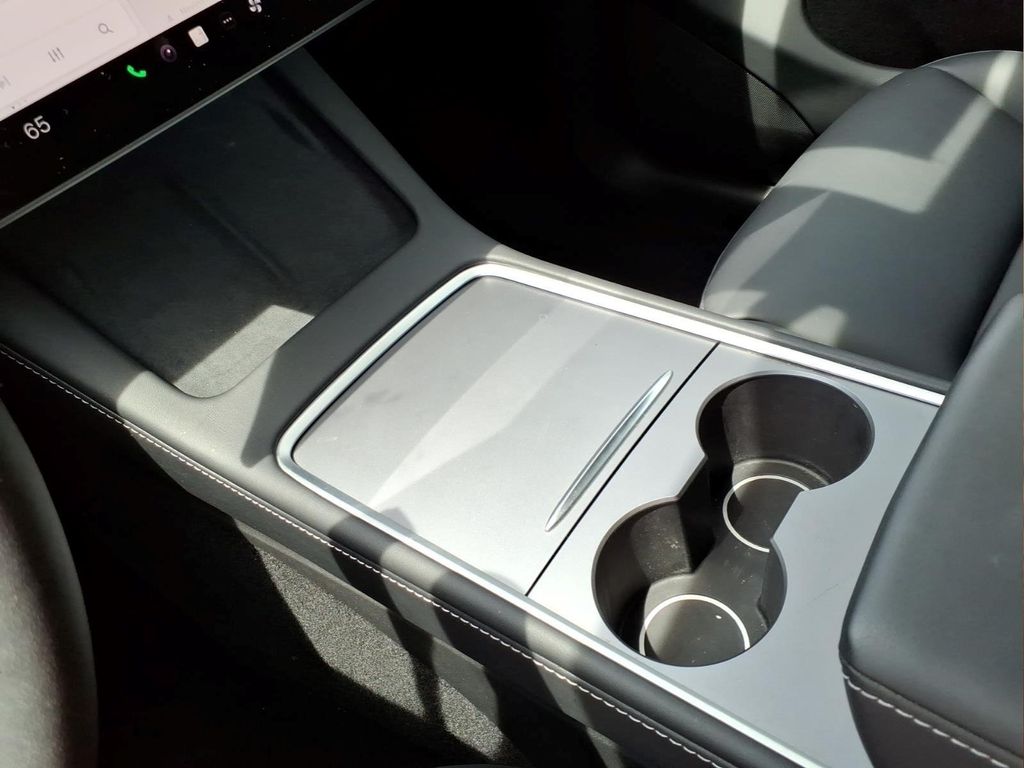 TeslaModel Y11