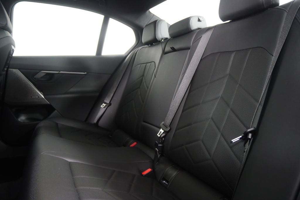 Thumbnail: 2026 BMW 5 Series - 15