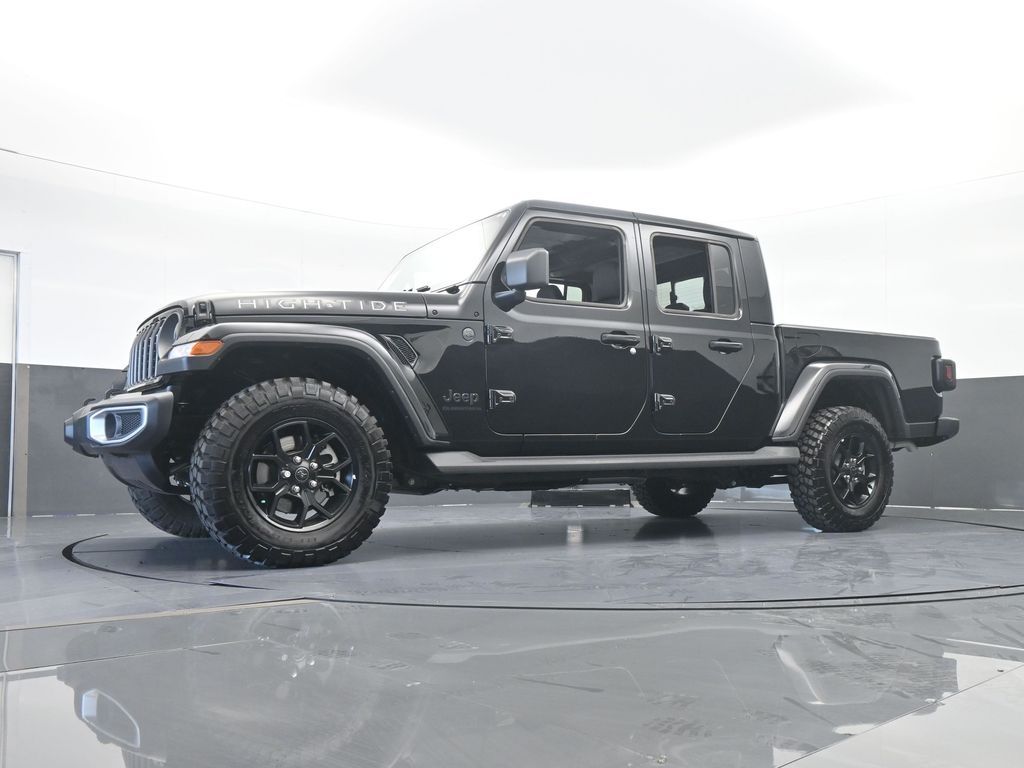 Used 2025 Black Clearcoat Jeep High Tide image 56
