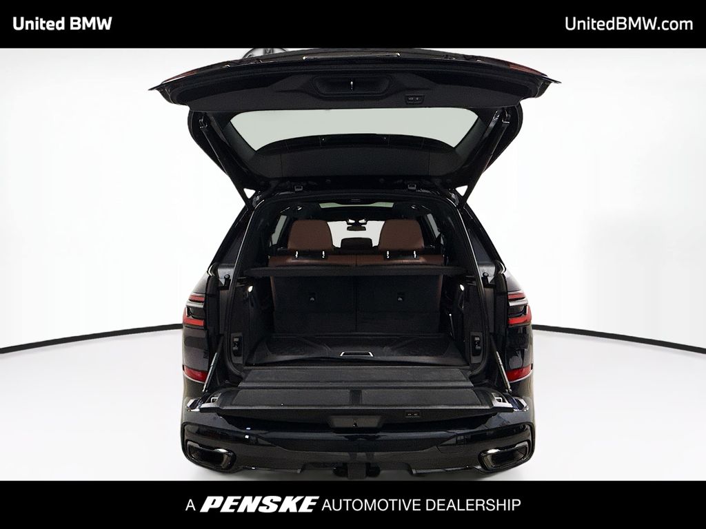 Thumbnail: 2025 BMW X7 - 15