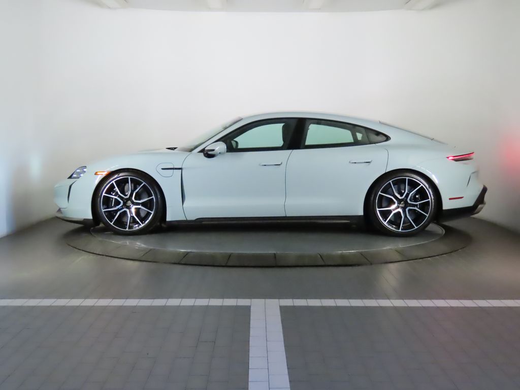 Thumbnail: 2025 Porsche Taycan - 2