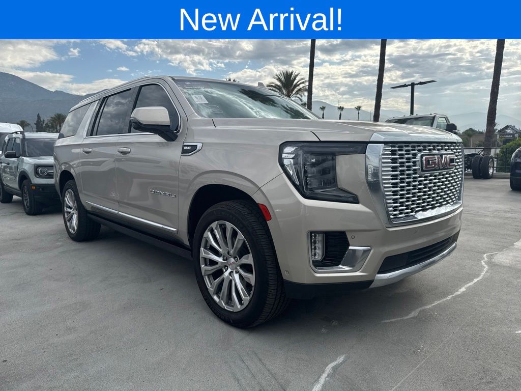 Brown (Pearl Beige Metallic) 2023 GMC Yukon XL SUV / Crossover Four-Wheel Drive 