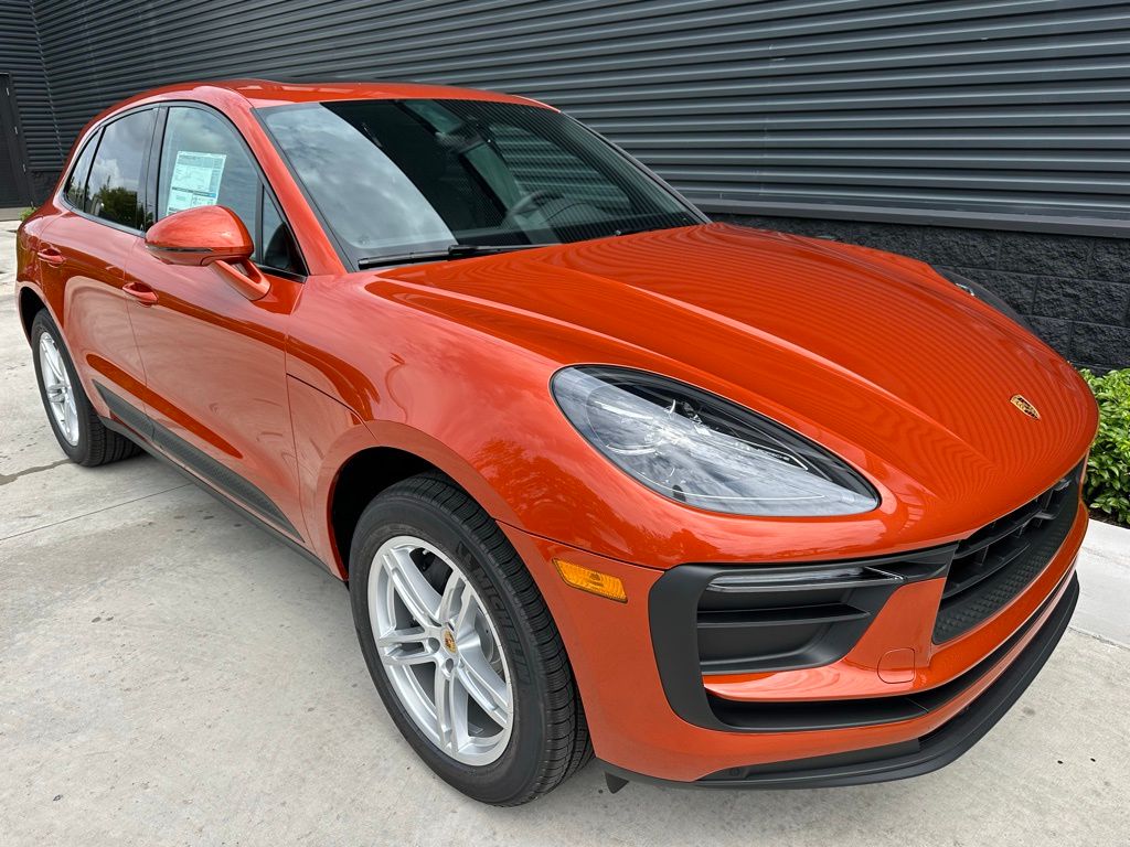 Thumbnail: 2025 Porsche Macan - 9