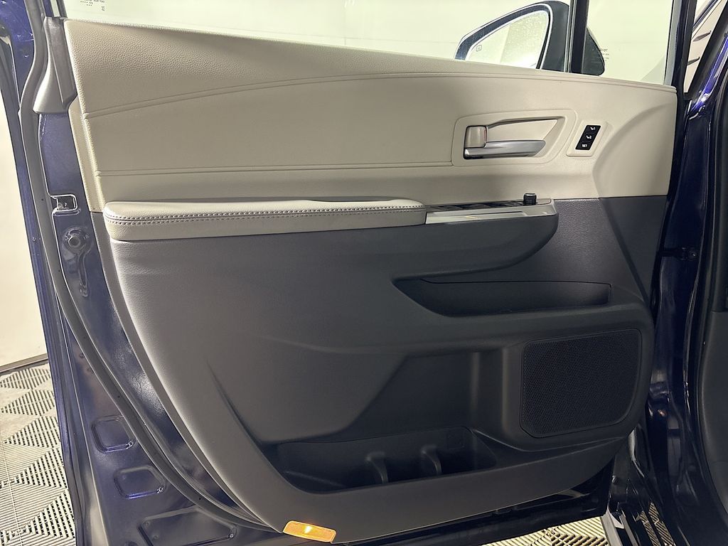 2023 Toyota Sienna Limited