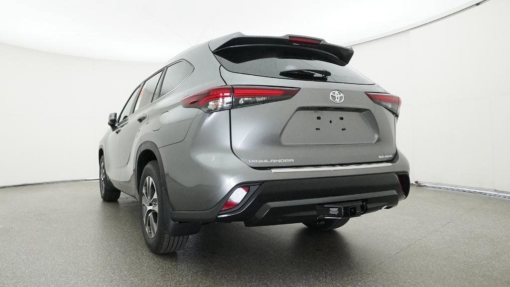Thumbnail: 2026 Toyota Highlander - 22