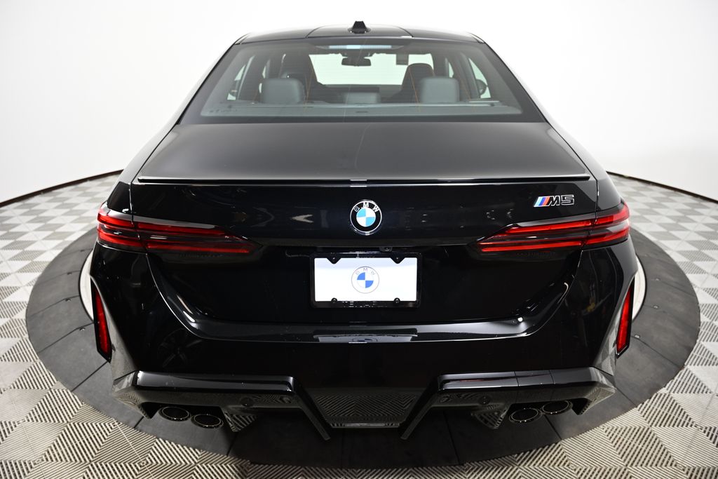 Thumbnail: 2026 BMW M5 - 4