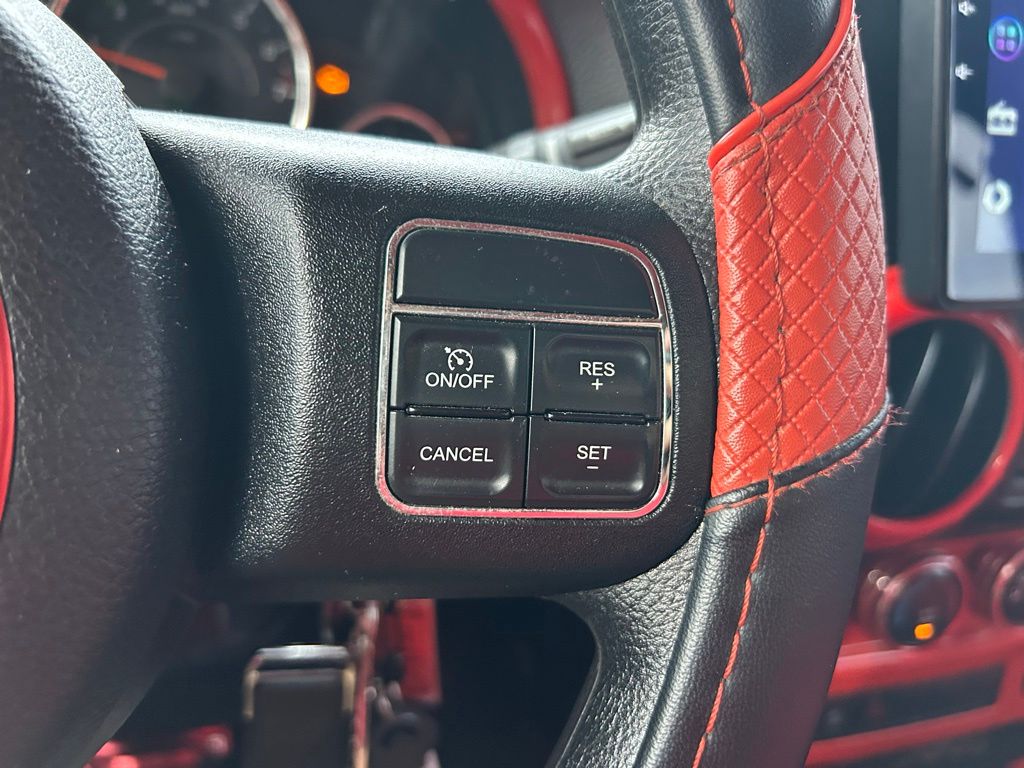 Thumbnail: 2015 Jeep Wrangler - 18