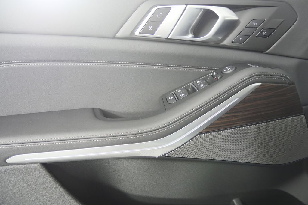 Thumbnail: 2026 BMW X5 - 8