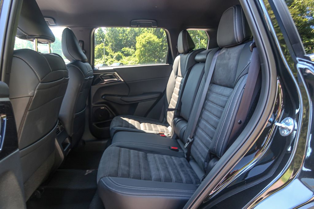 2026 Mitsubishi Outlander LE 2.5 S-AWC