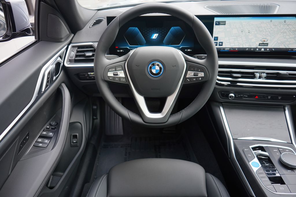 2024 BMW i4 eDrive35 18