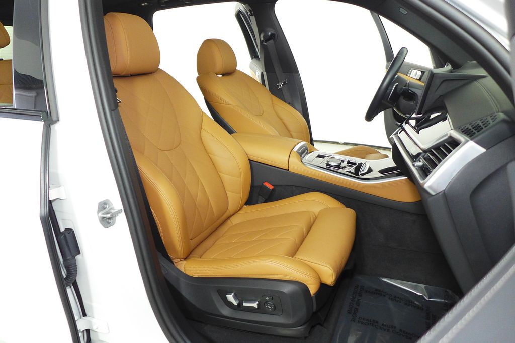 Thumbnail: 2024 BMW X5 - 18