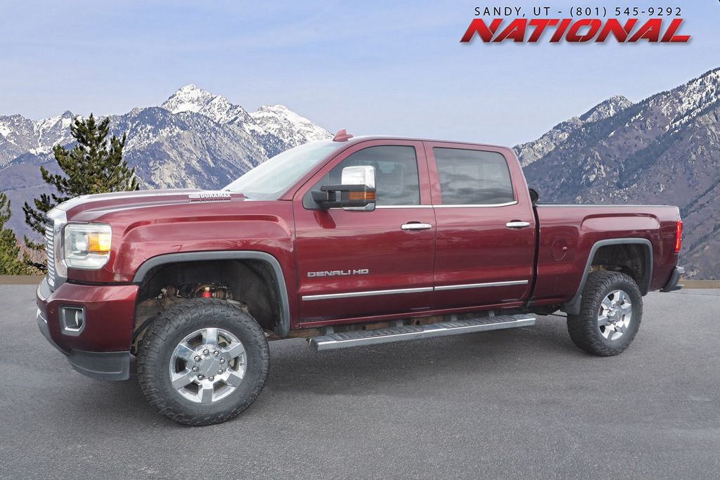 2017 GMC Sierra 3500HD Denali Crew Cab LB DRW 4WD