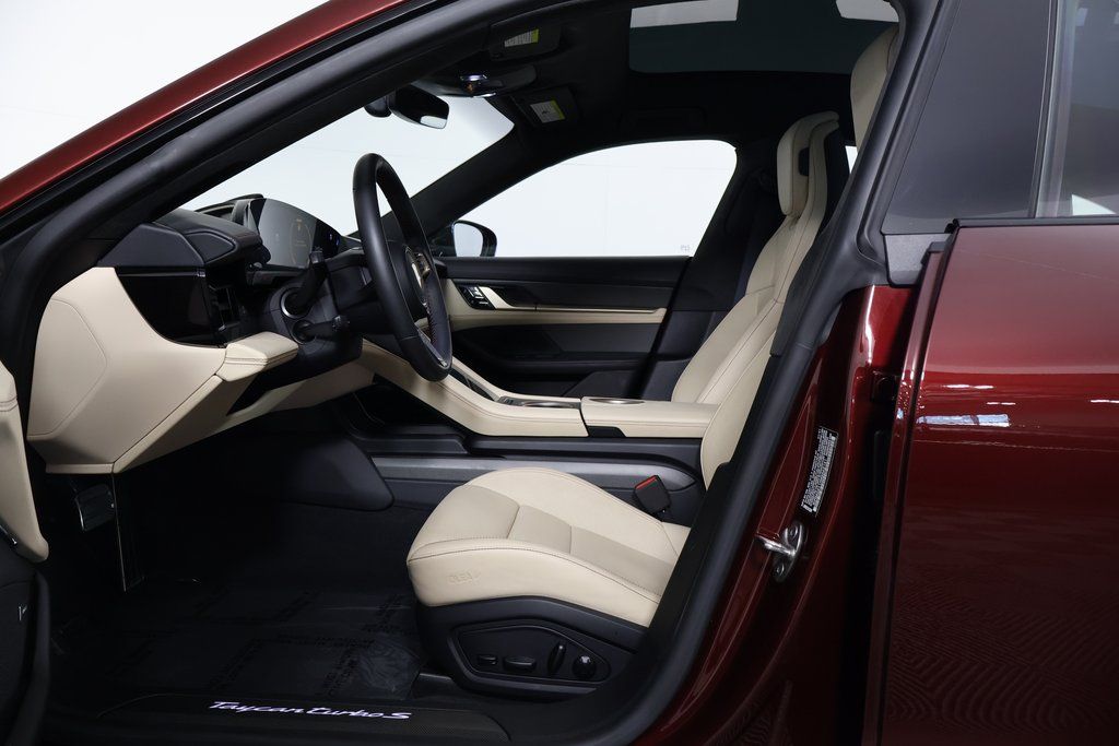 Thumbnail: 2021 Porsche Taycan - 10