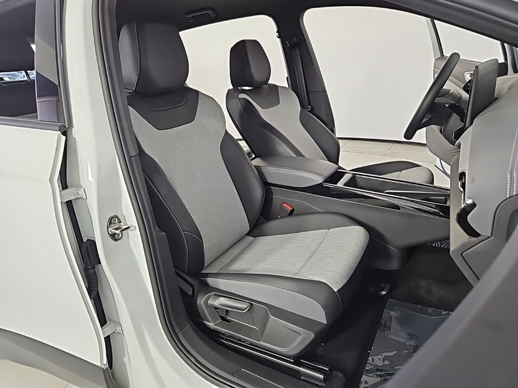 Thumbnail: 2023 Volkswagen ID.4 - 18