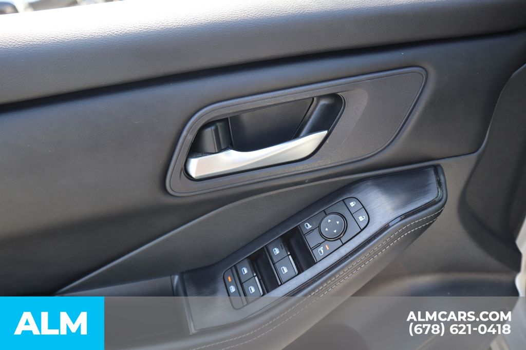Used 2025 Silver Nissan SV image 16