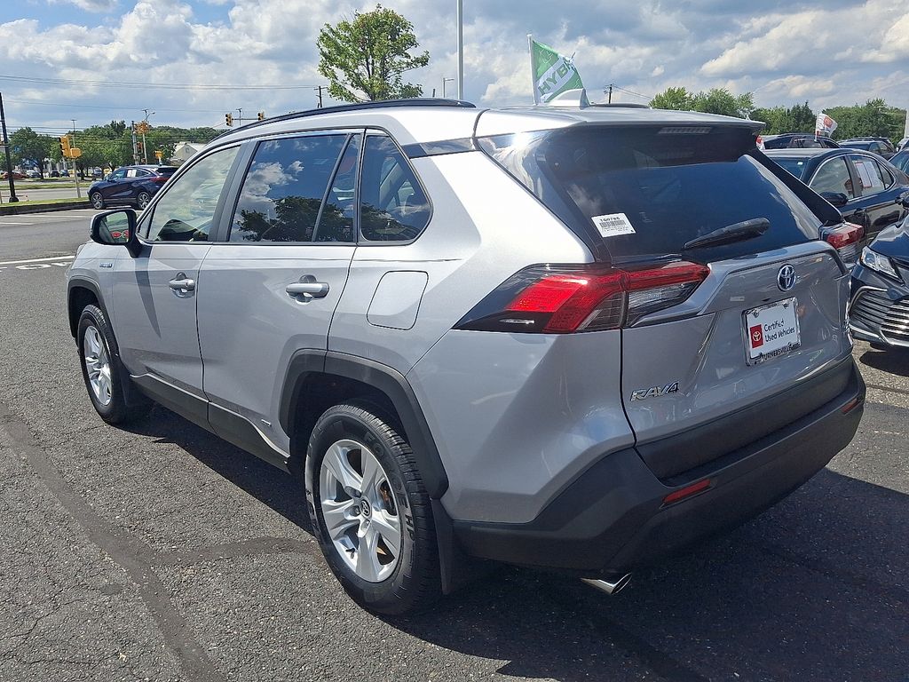 Thumbnail: 2021 Toyota RAV4 - 4