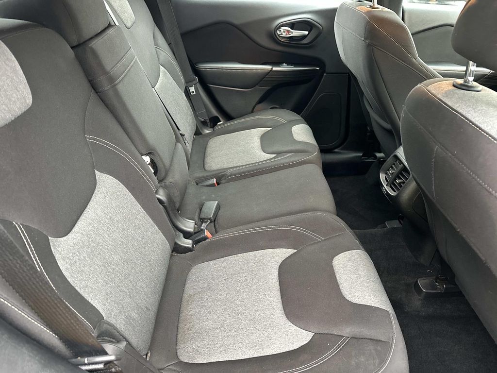 Thumbnail: 2014 Jeep Cherokee - 22