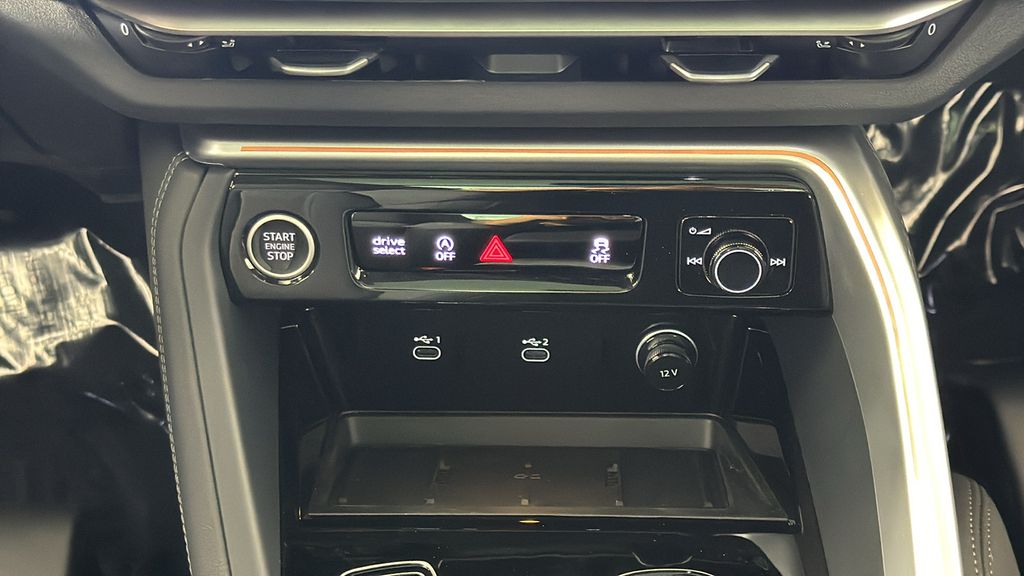 Thumbnail: 2025 Audi Q5 - 20