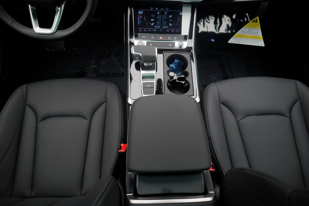 Thumbnail: 2025 Audi Q8 - 17