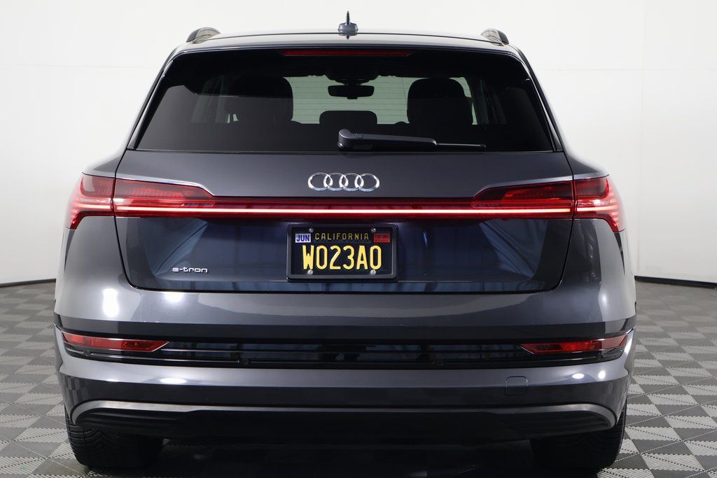 Thumbnail: 2019 Audi e-tron - 5